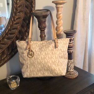 Michael Kors Signature Vanilla Jet Set Tote